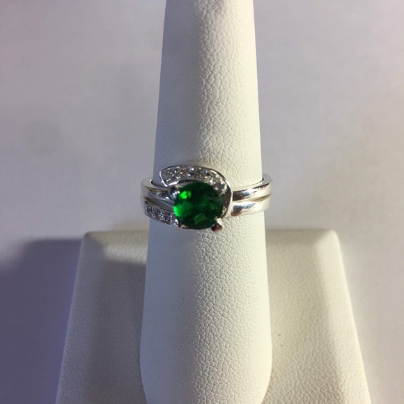 Sterling Silver Green/Clear CZ Stone Eternity Ring - Picture 6 of 6